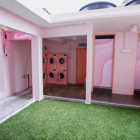 Pink Cabana Hotel George Town Extérieur photo