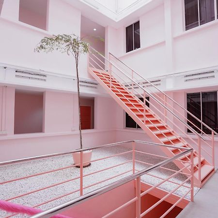 Pink Cabana Hotel George Town Extérieur photo