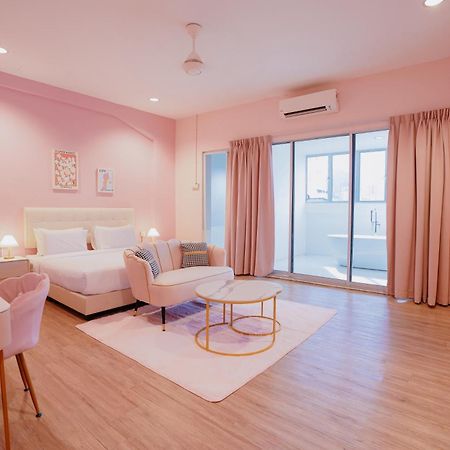 Pink Cabana Hotel George Town Extérieur photo
