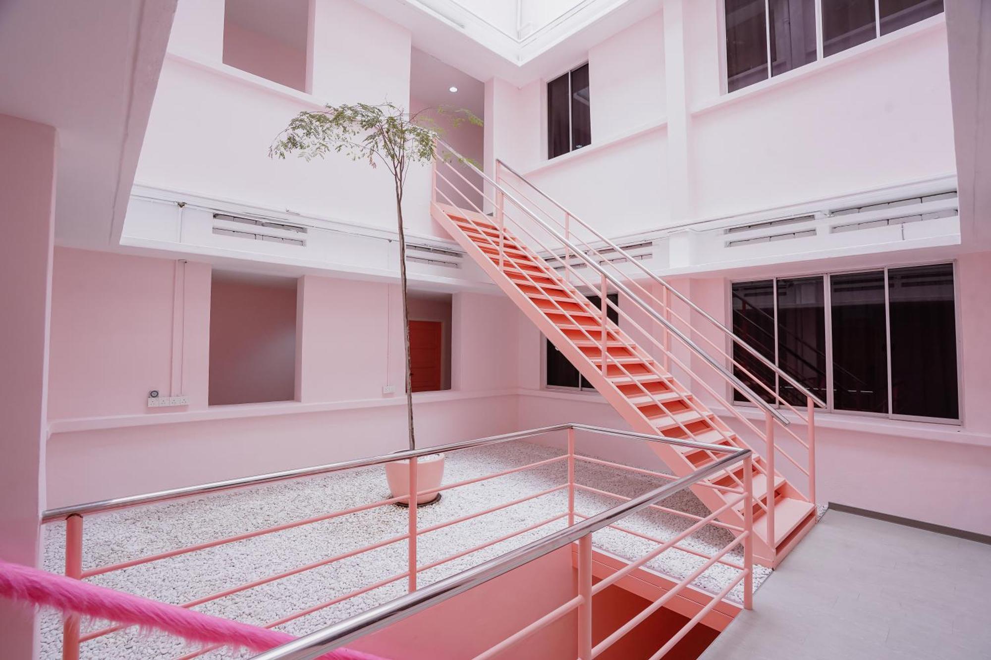 Pink Cabana Hotel George Town Extérieur photo