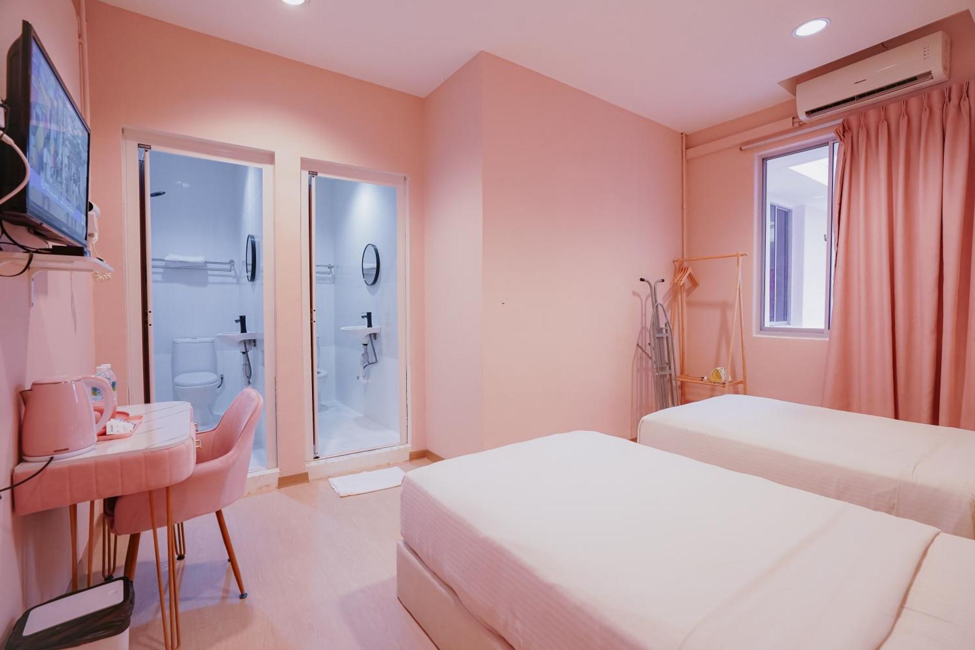 Pink Cabana Hotel George Town Extérieur photo