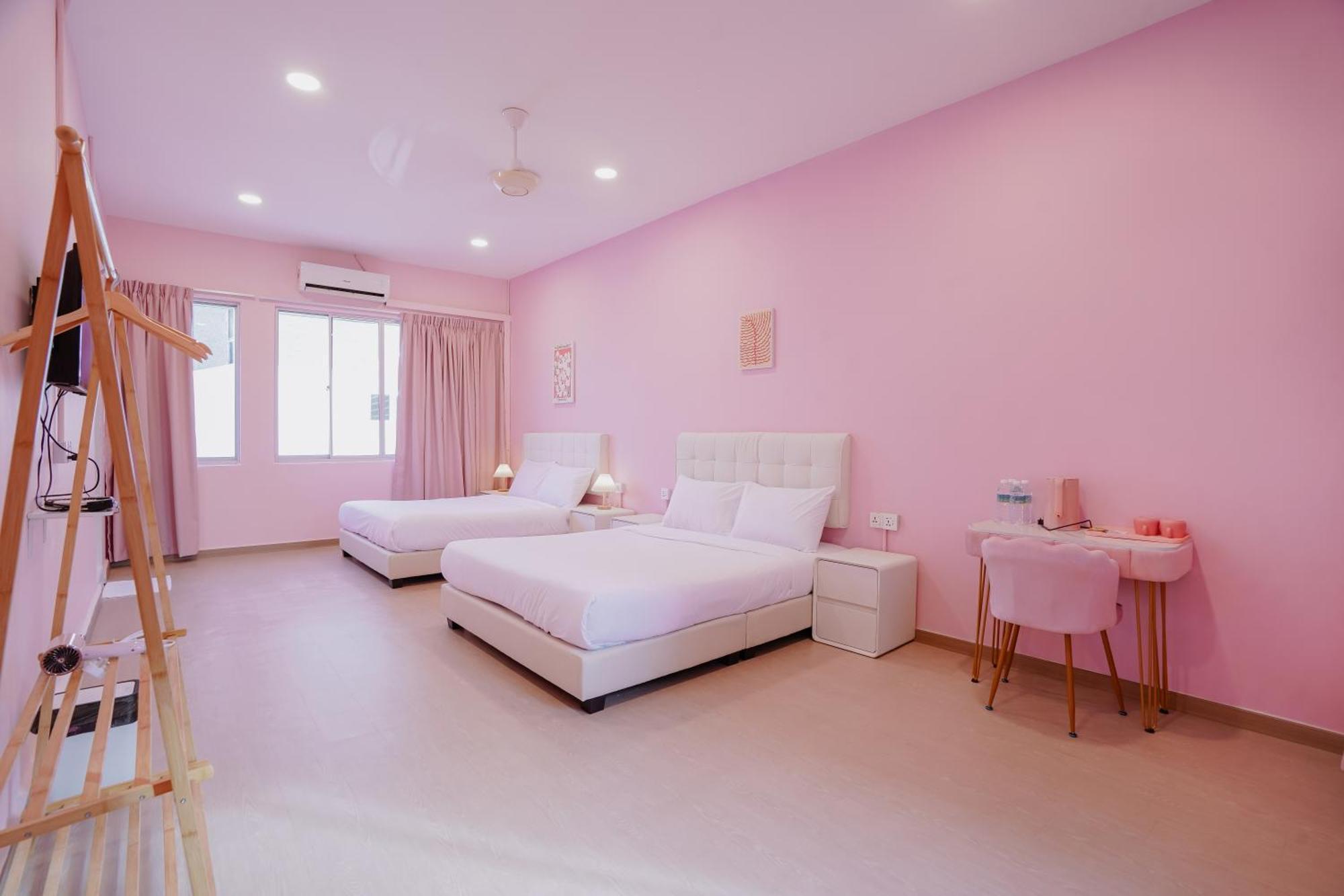 Pink Cabana Hotel George Town Extérieur photo