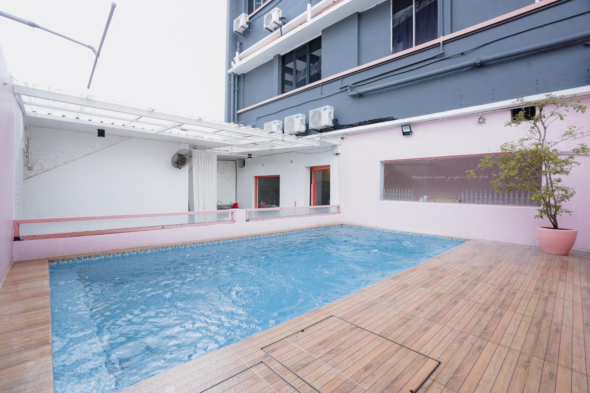 Pink Cabana Hotel George Town Extérieur photo